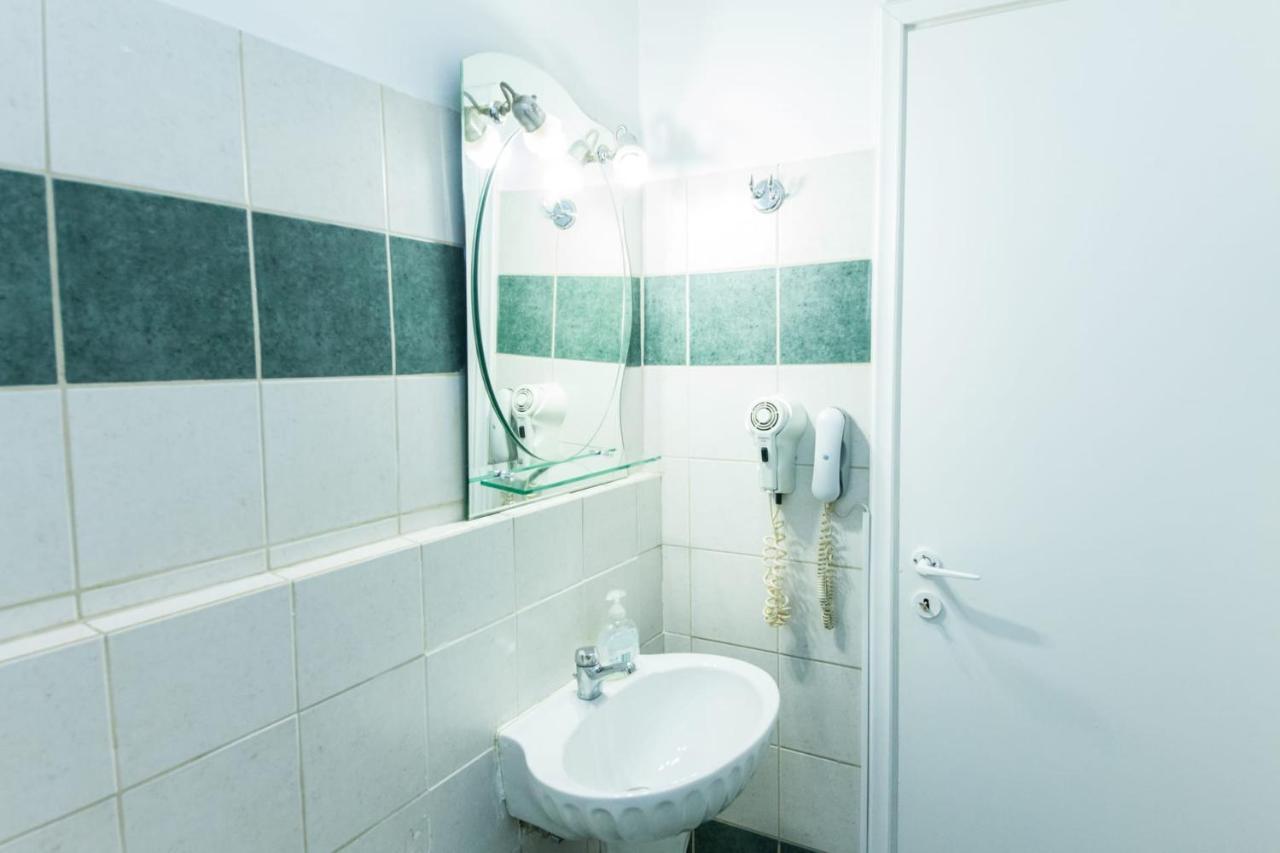 Silver Athens Double Room Bagian luar foto
